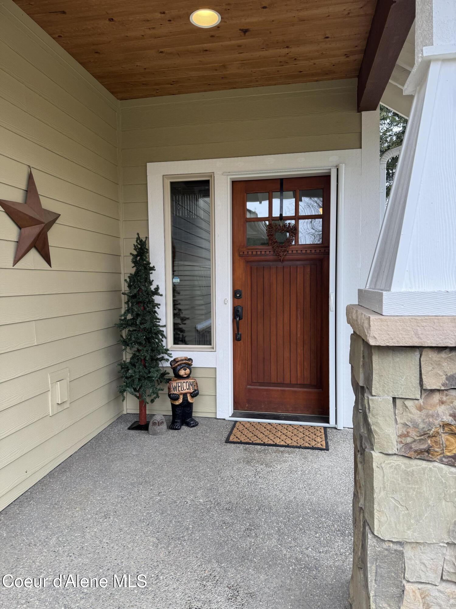 9157 Piper Court Hayden, ID 83835 - Photo 5 of 53 Front Entrance