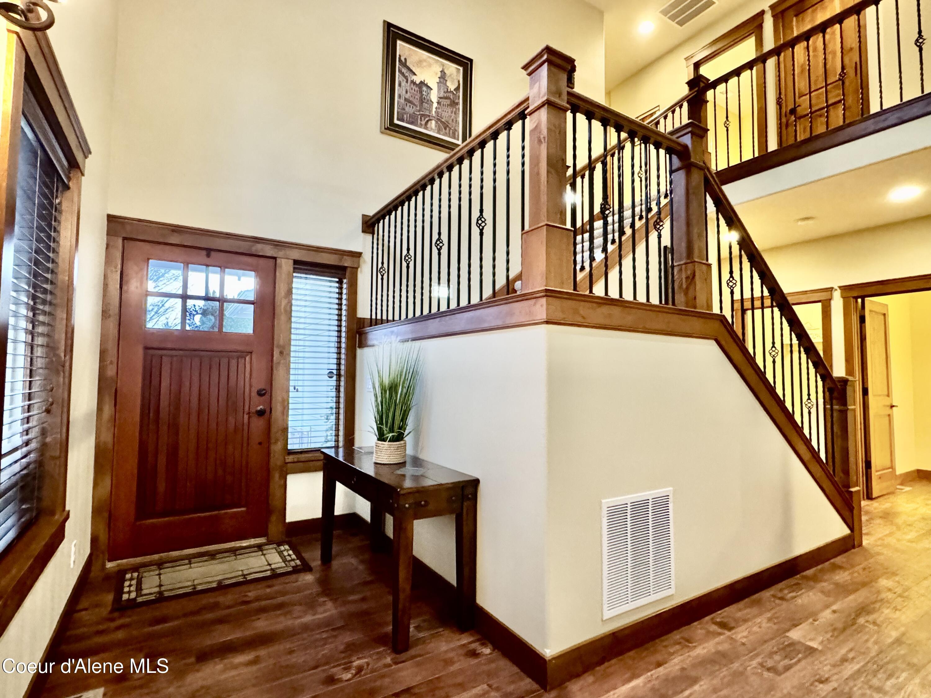 9157 Piper Court Hayden, ID 83835 - Photo 7 of 53 Foyer