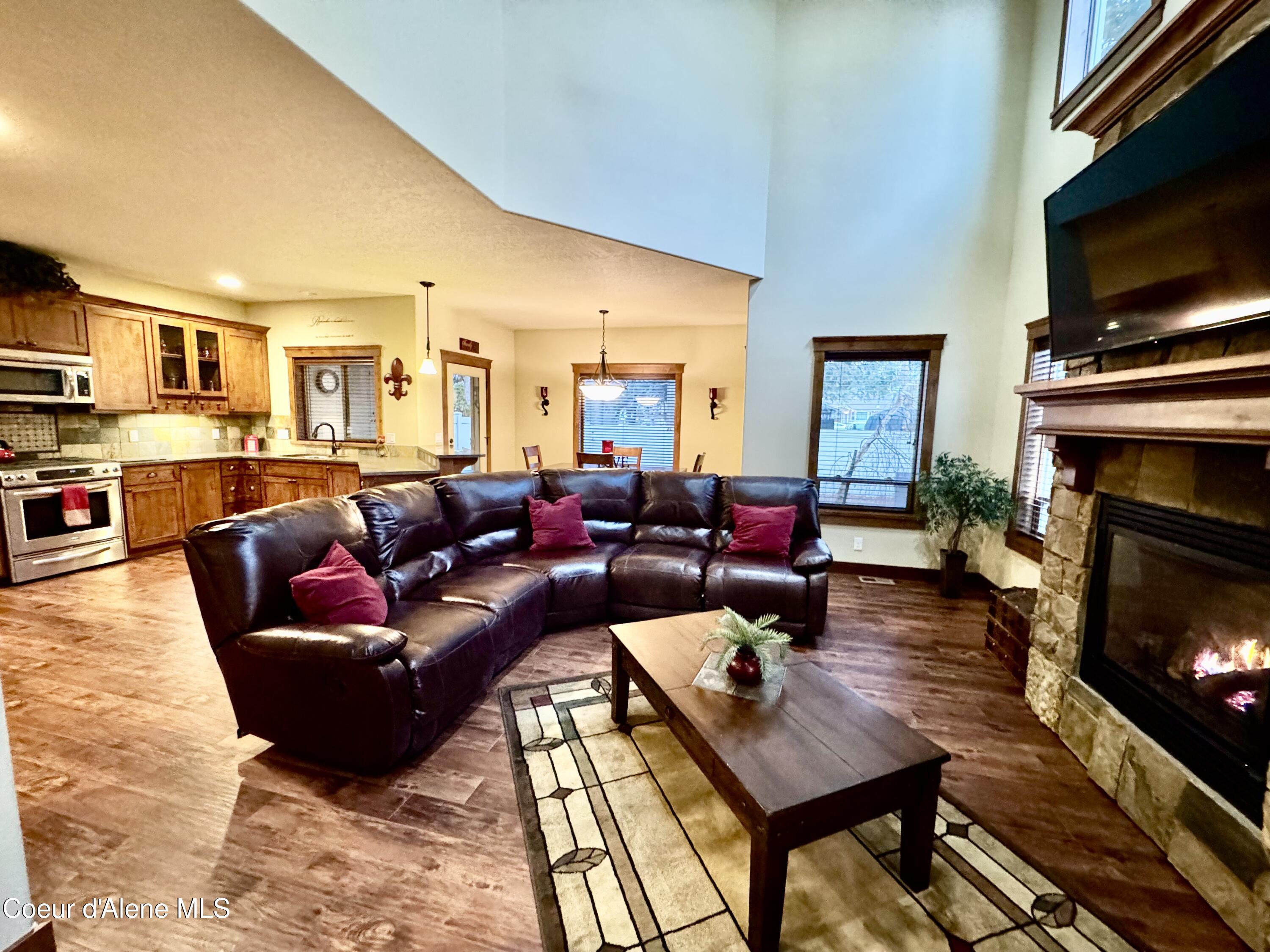 9157 Piper Court Hayden, ID 83835 - Photo 10 of 53 High Ceiling