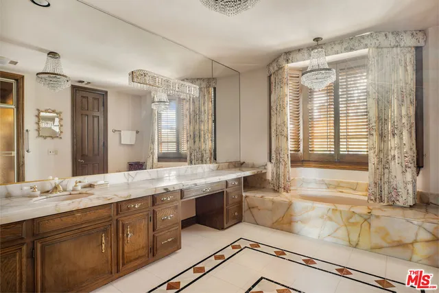 $10,700,000 | 16501 Mulholland Drive, Los Angeles, CA 91436