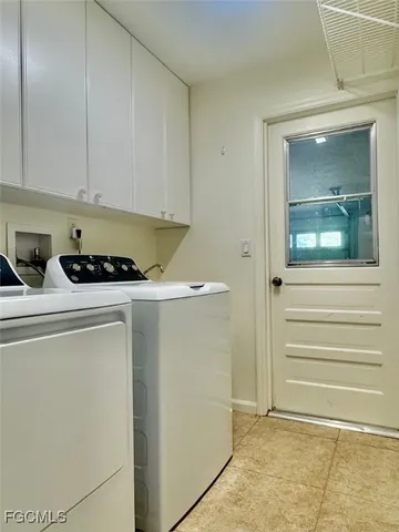 $2,800 | 1220 Southeast 19th Lane, Cape Coral, FL 33990