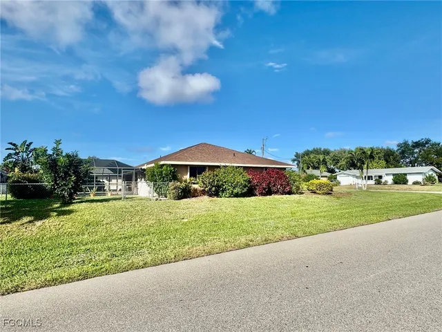 $2,800 | 1220 Southeast 19th Lane, Cape Coral, FL 33990