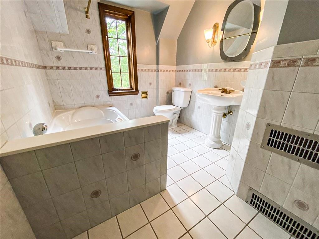 1381 Washington Road Pittsburgh, PA 15228 - Photo 15 of 25 Gallery Image 15