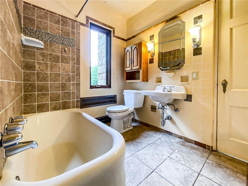 1381 Washington Road Pittsburgh, PA 15228 - Photo 19 of 25 Gallery Image 19