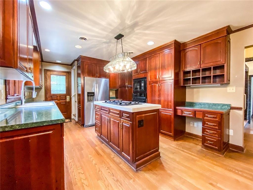 1381 Washington Road Pittsburgh, PA 15228 - Photo 5 of 25 Gallery Image 5