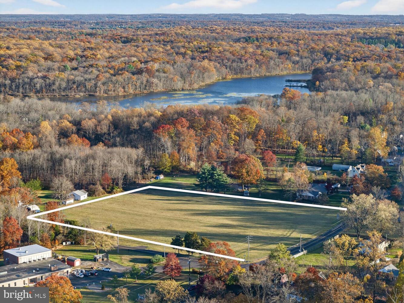 a view of a tennis court