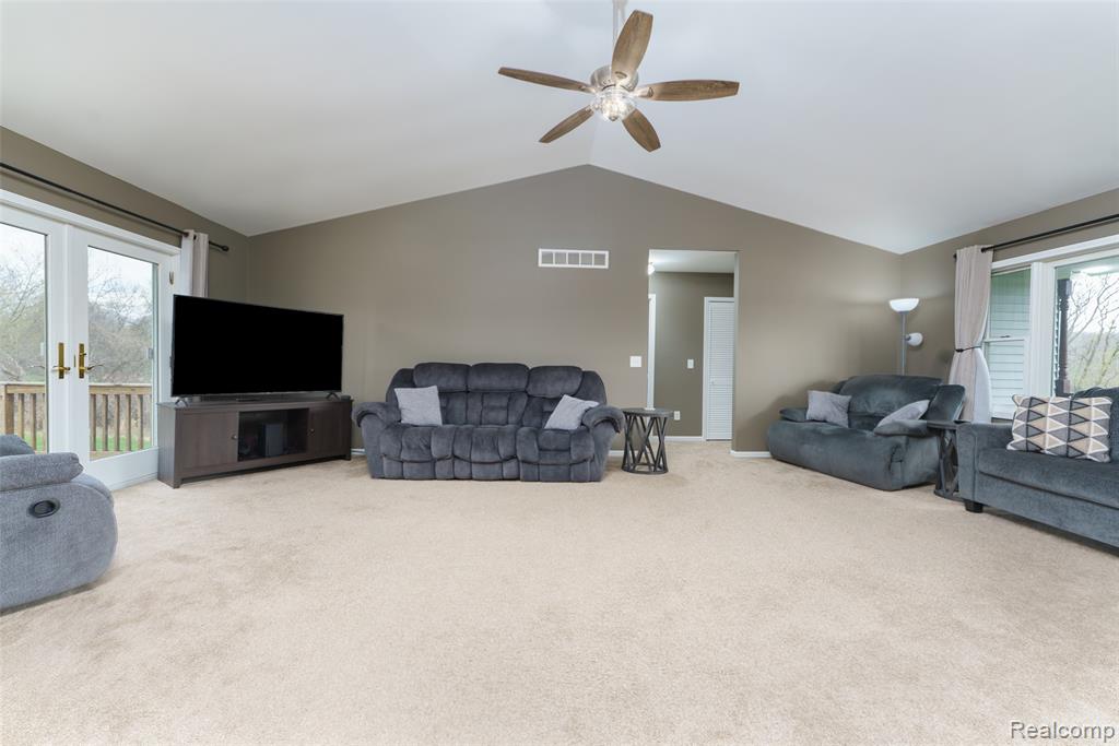 10488 West Grand River Road Fowlerville, MI 48836 - Photo 3 of 34