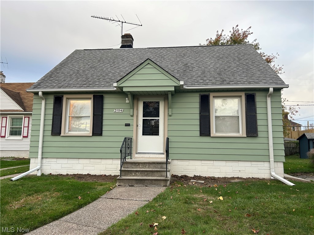3194 Joslyn Road Cleveland, OH 44111 - Photo 1 of 18 Gallery Image 1