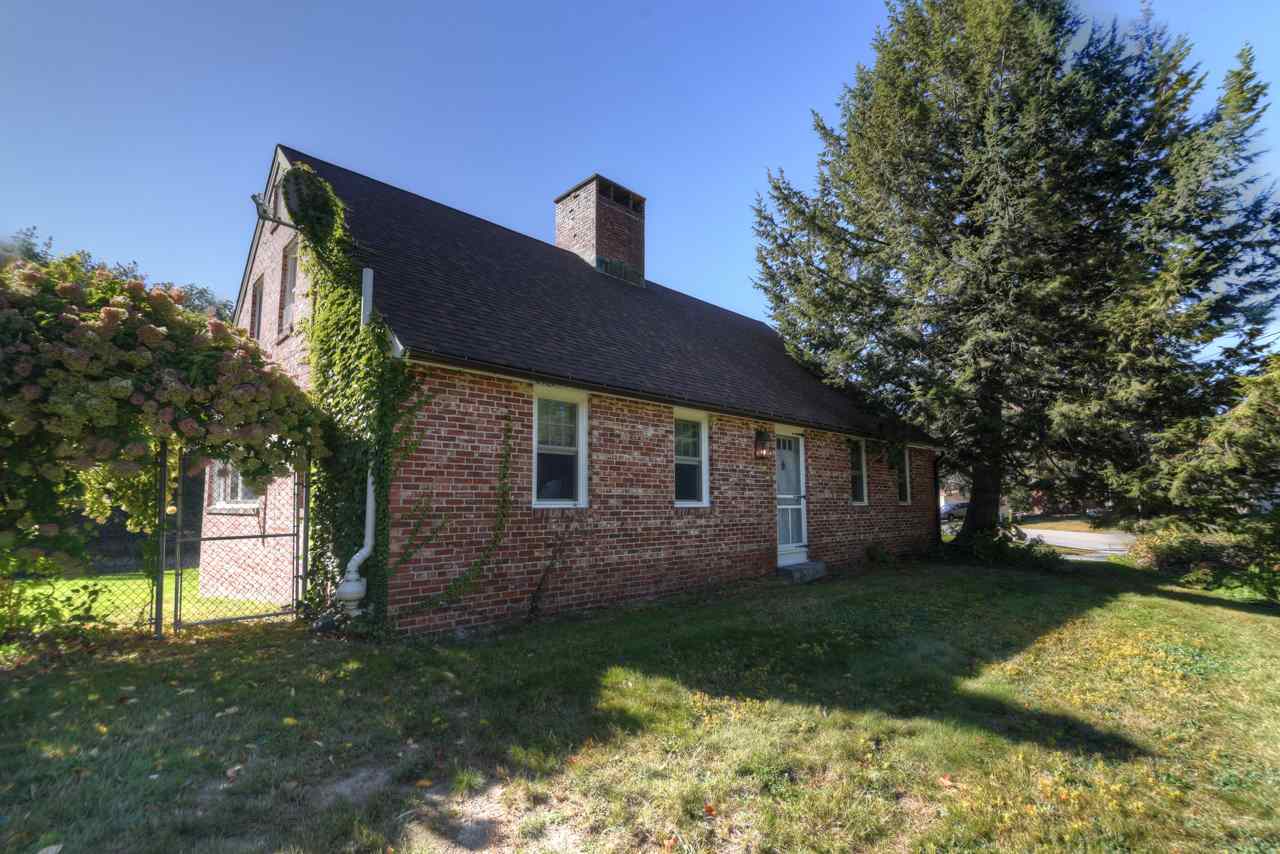 39 Smith Road Bedford, NH 03110 - Photo 3 of 40