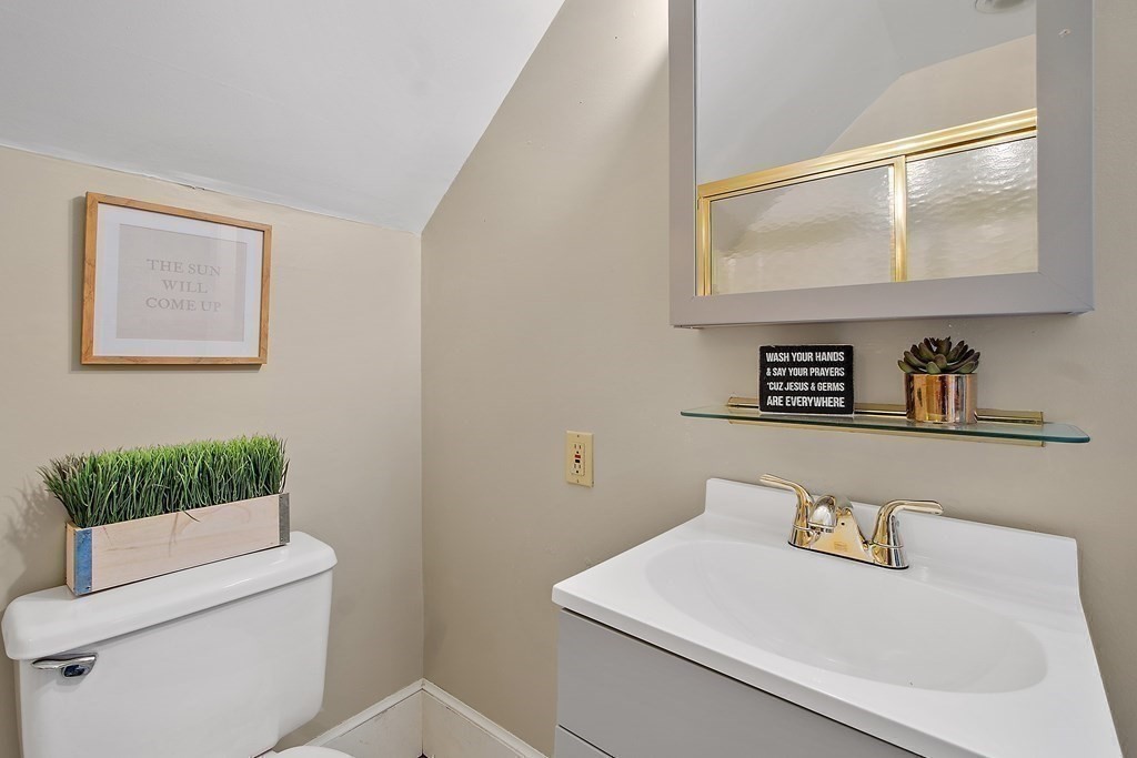 136 Leominster Road Lunenburg, MA 01462 - Photo 22 of 33 Gallery Image 22