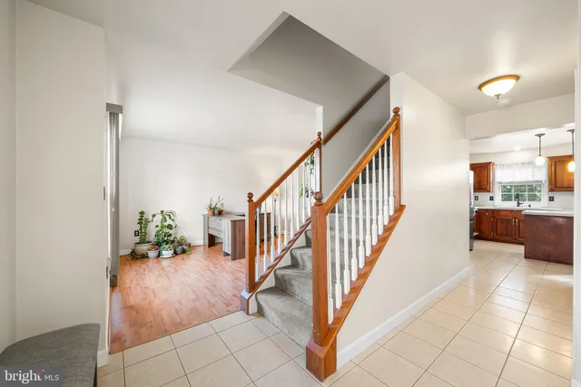 a view of entryway and hall