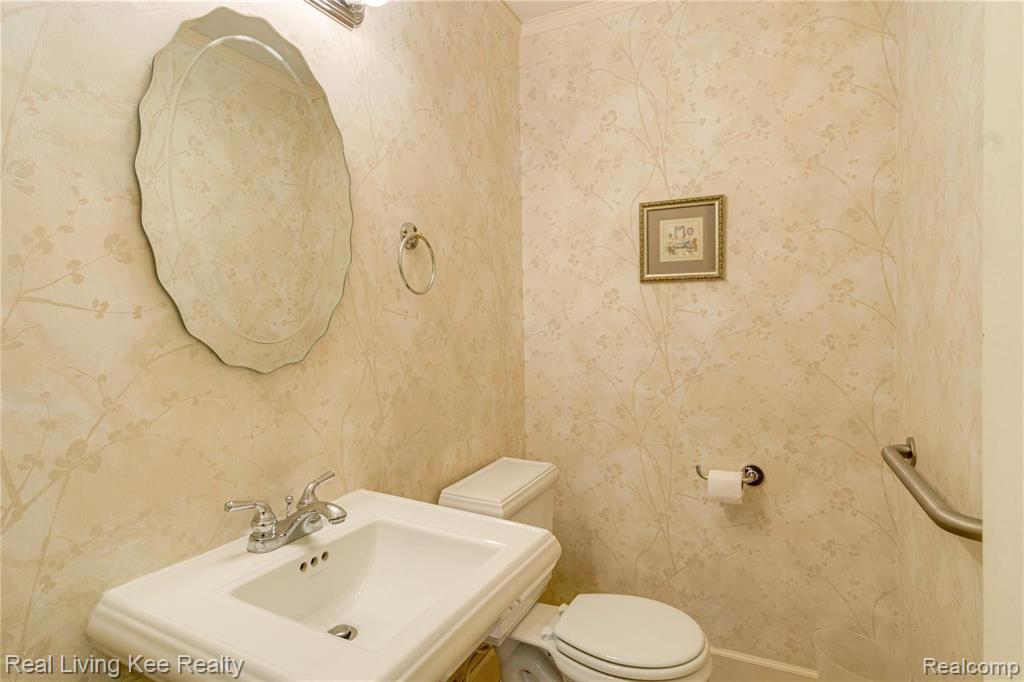 1590 Ravine Lane, Unit 171 Rochester Hills, MI 48306 - Photo 11 of 22