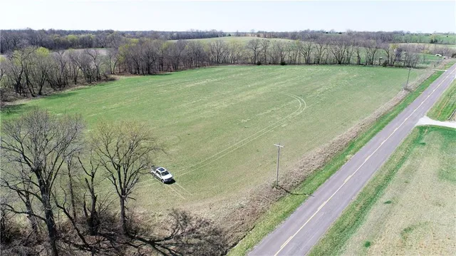 $390,000 | U Highway, Hamilton, MO 64644