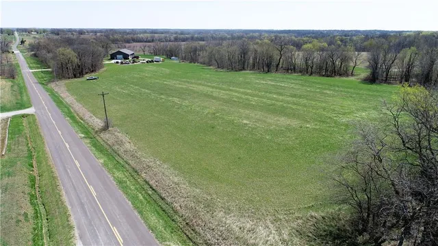 $390,000 | U Highway, Hamilton, MO 64644