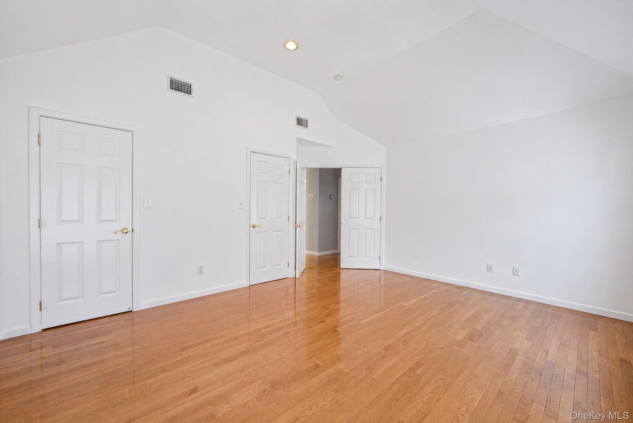 101 Raspberry Court Melville, NY 11747 - Photo 30 of 44