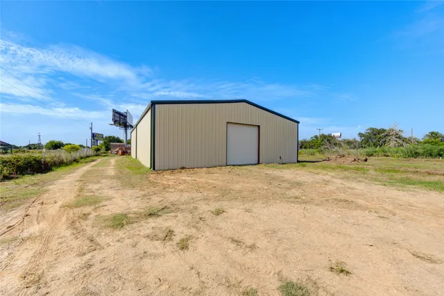 $480,000 | 53985 Highway 290 East, Hempstead, TX 77445