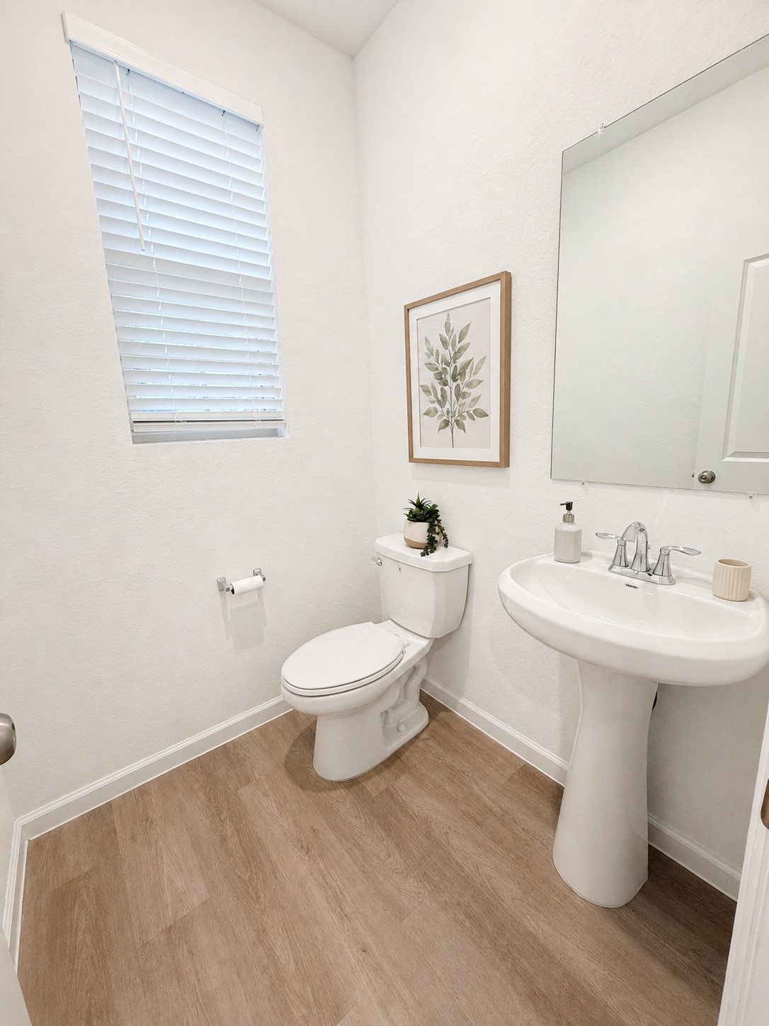 15520 Sunset Maple Court Conroe, TX 77302 - Photo 8 of 34 Half Bath