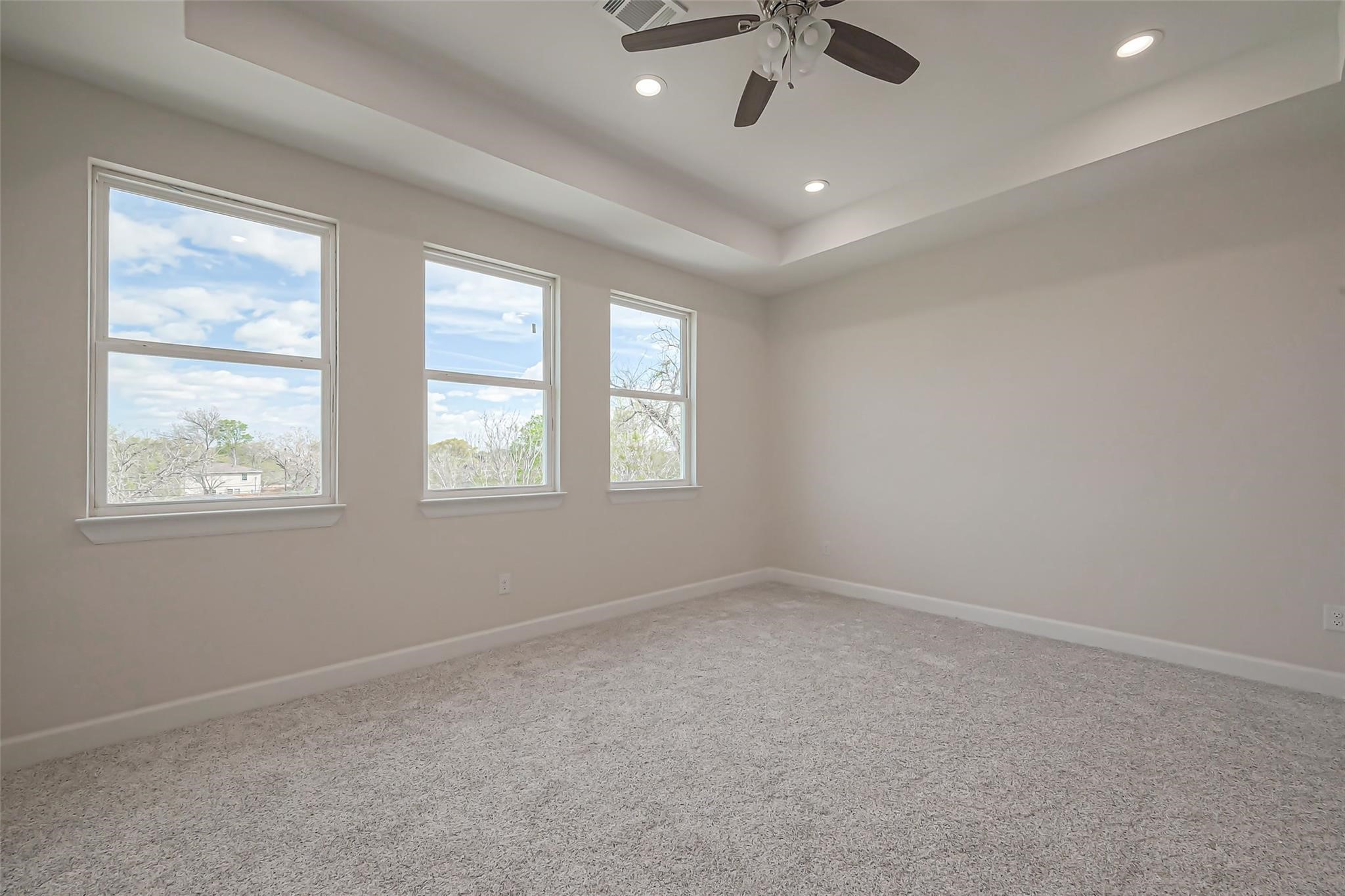 4746 Mallow Street Houston, TX 77033 - Photo 34 of 38 Unit 2: Primary bedroom