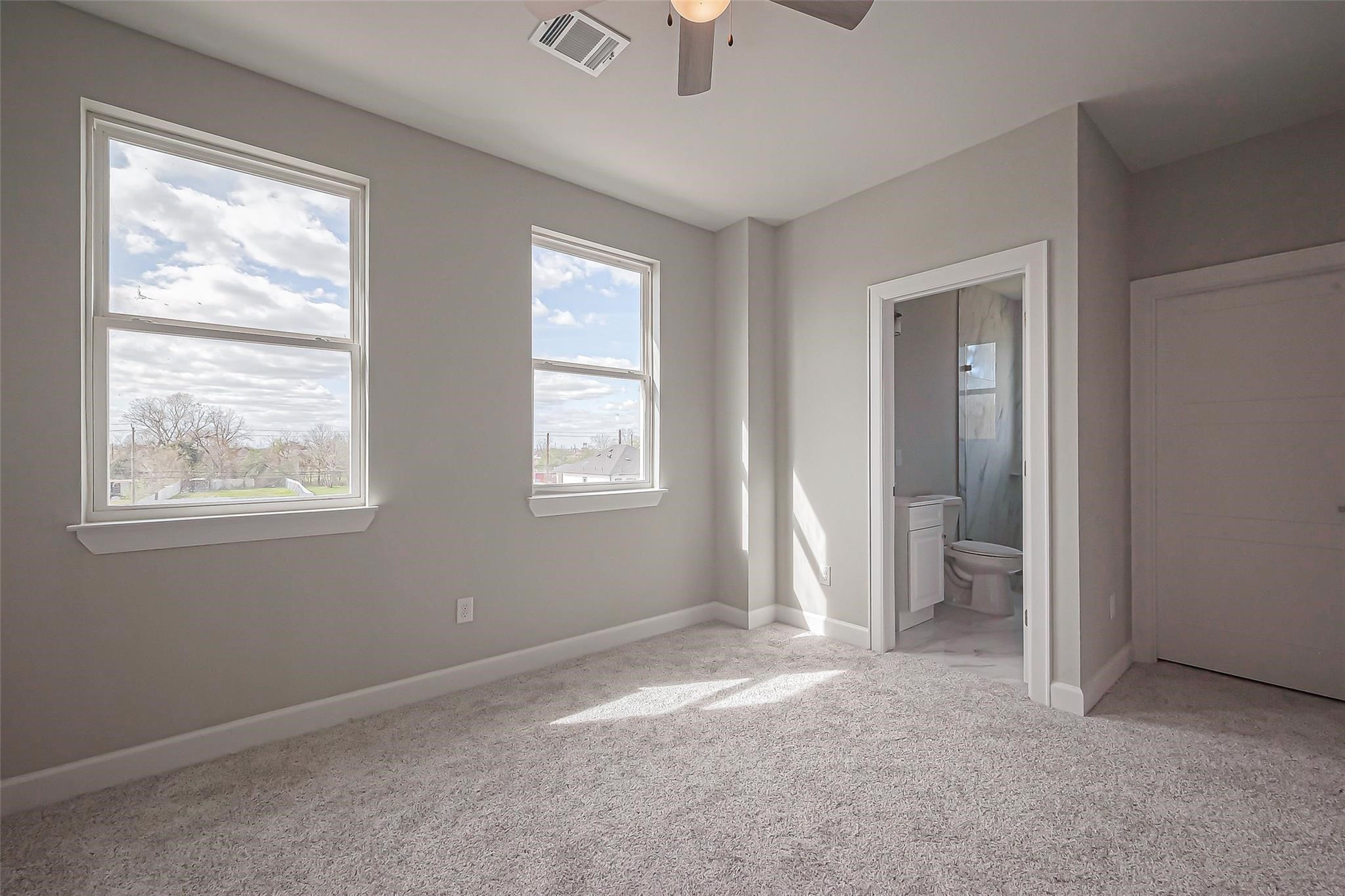 4746 Mallow Street Houston, TX 77033 - Photo 35 of 38 Unit 2: Secondary bedroom