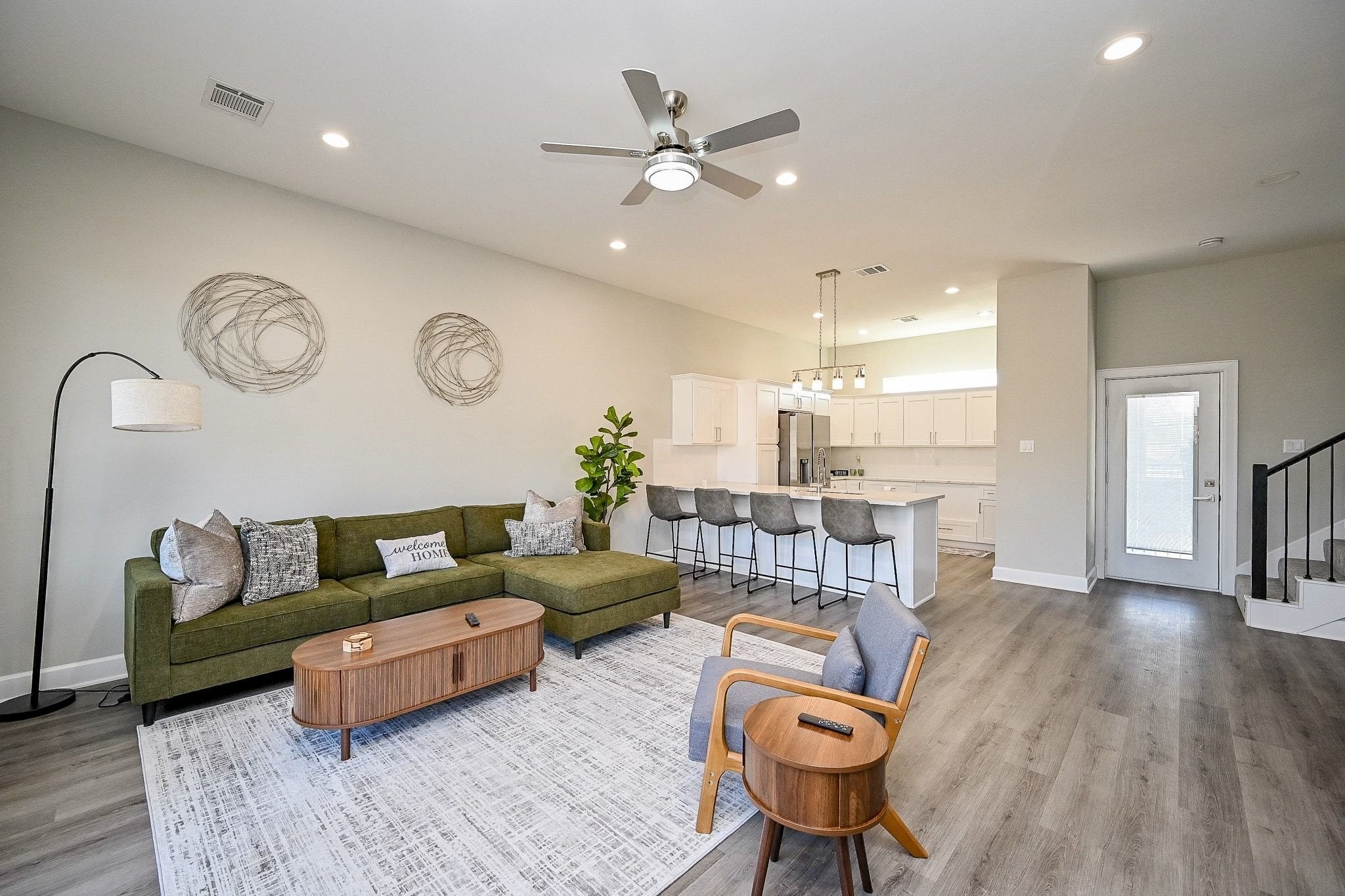 4746 Mallow Street Houston, TX 77033 - Photo 8 of 38 inviting living room.