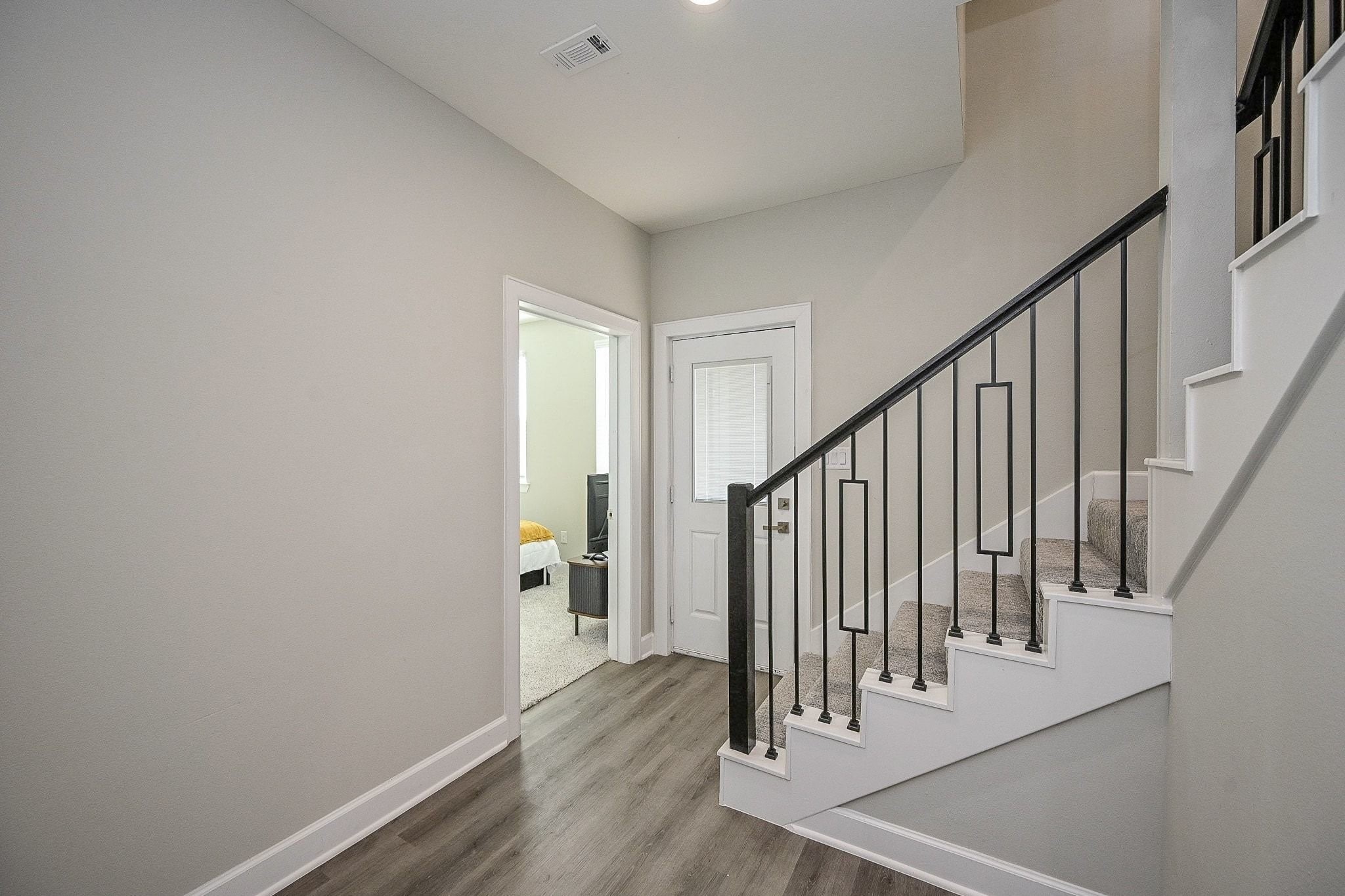 4746 Mallow Street Houston, TX 77033 - Photo 9 of 38 Entry stairs.