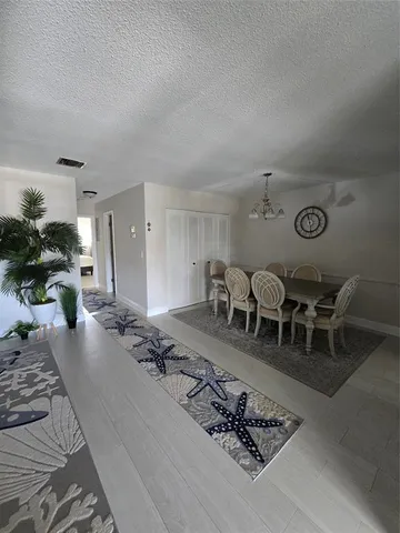 $1,900 | 2109 Northeast 68th Street, Unit 207, Fort Lauderdale, FL 33308