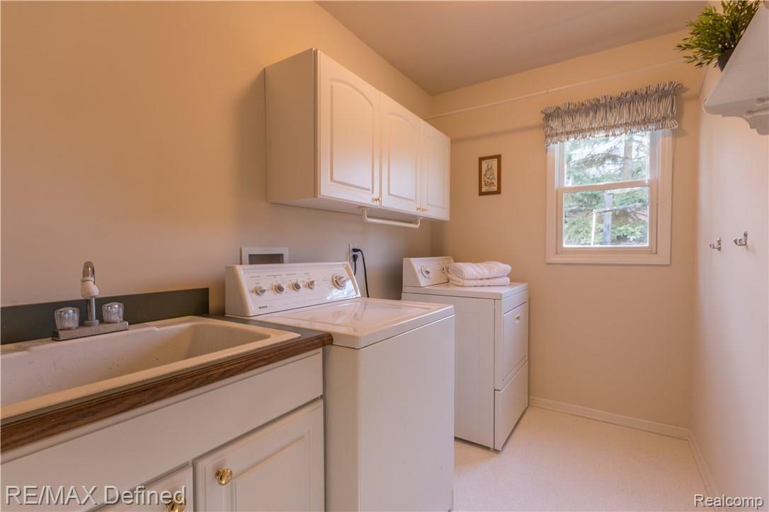 3819 Red Root Road Lake Orion, MI 48360 - Photo 28 of 37 1st Floor Laundry Room