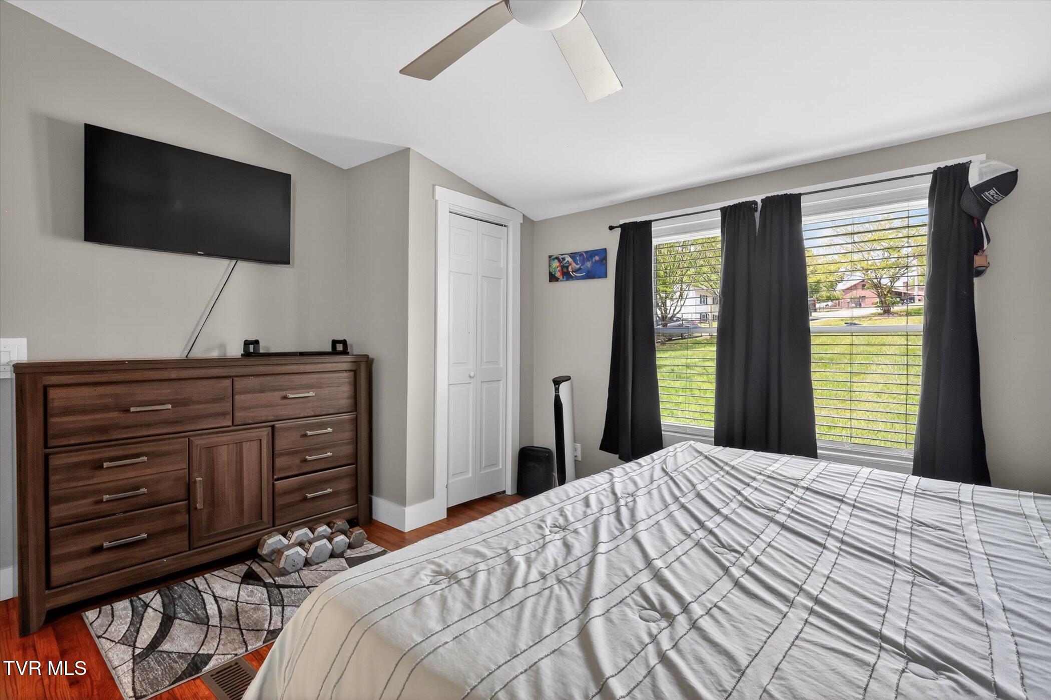 263 Big Springs Road Elizabethton, TN 37643 - Photo 25 of 38 25-263-Big-Springs-Rd-WindowStill-Photog