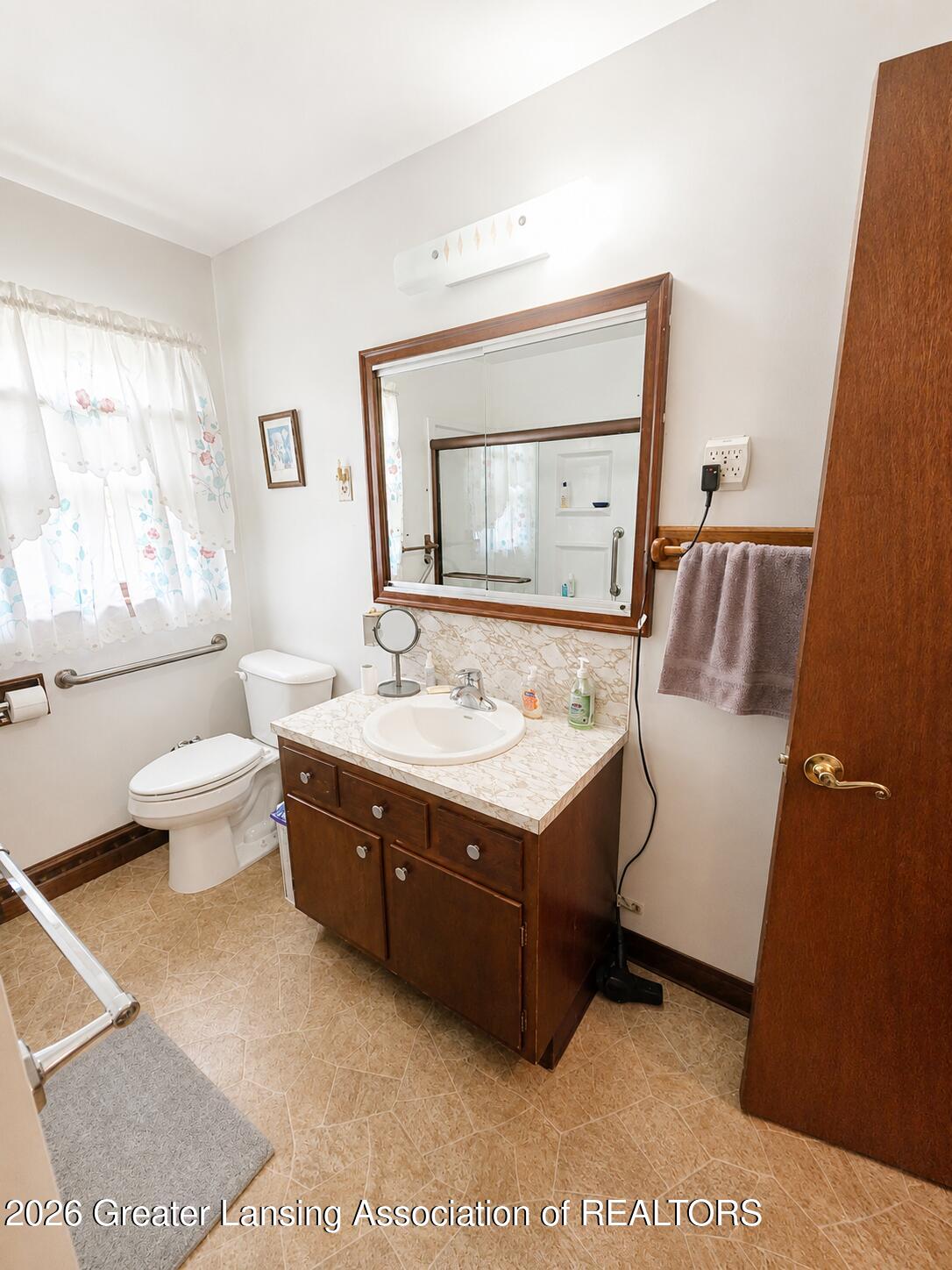 4057 West Jolly Road Lansing, MI 48911 - Photo 12 of 29 file_00000000c180822fad0c851f4d30fb37