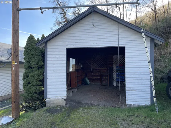 $153,000 | 280 West Center Street, Heppner, OR 97836