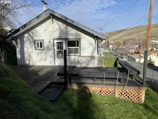 $153,000 | 280 West Center Street, Heppner, OR 97836
