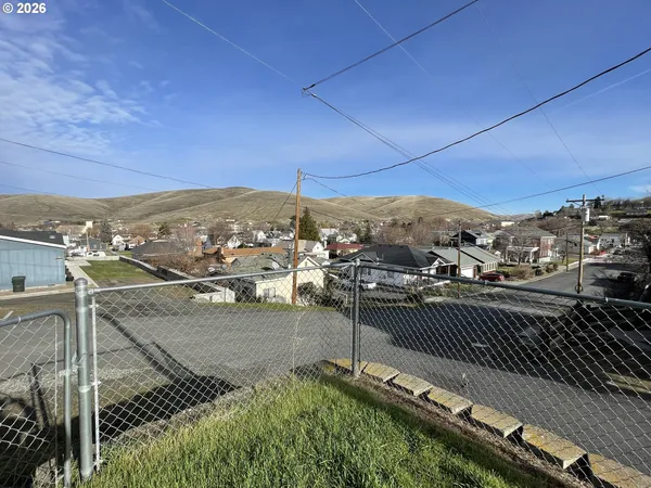 $153,000 | 280 West Center Street, Heppner, OR 97836