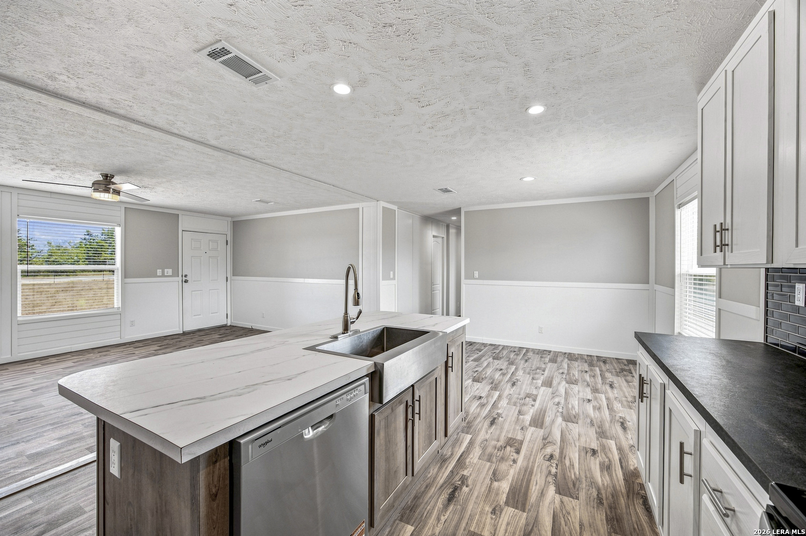 872 Main Loop Road Waelder, TX 78959 - Photo 9 of 30 Gallery Image 9