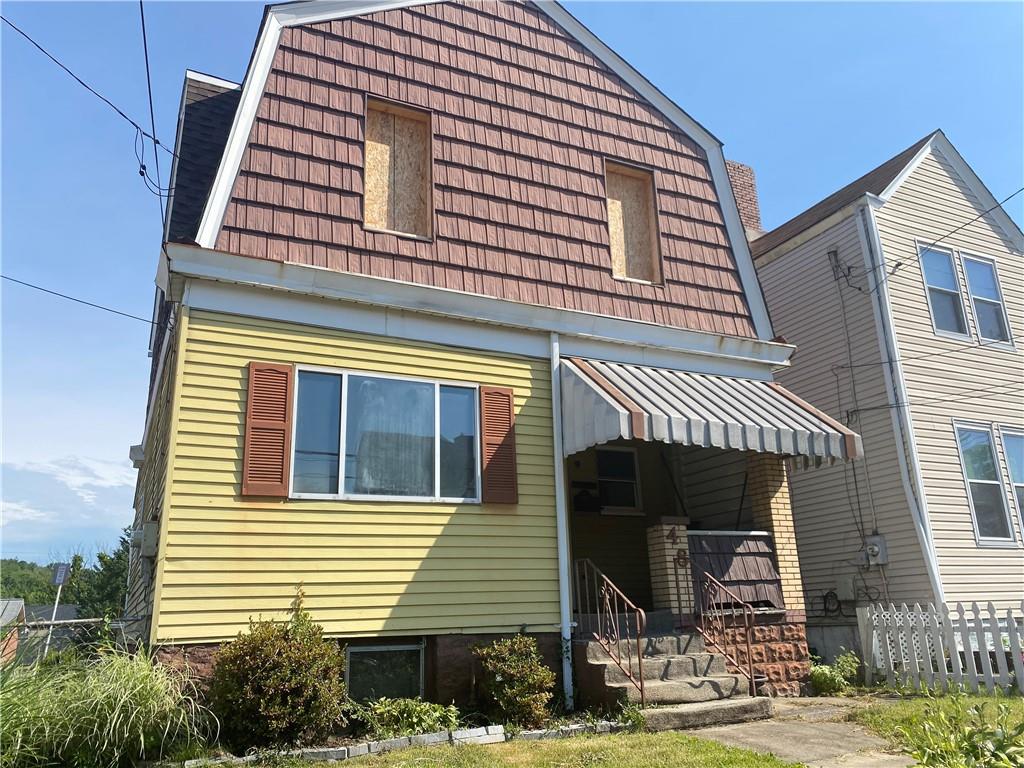 48 Frazier Avenue McKees Rocks, PA 15136 - Photo 1 of 19