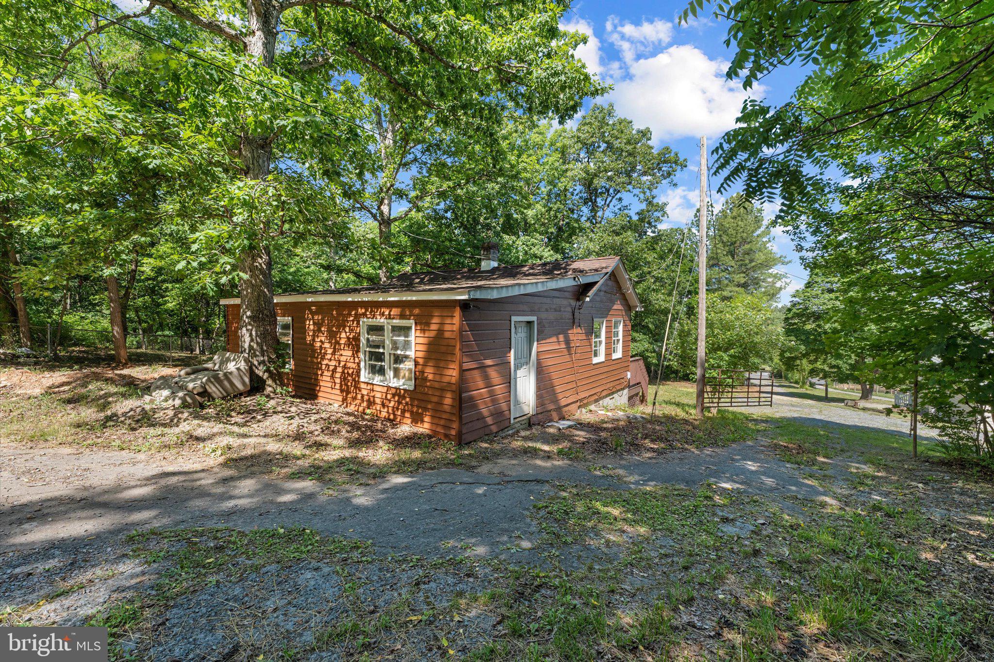 202 Cedar Grove Road Winchester, VA 22603 - Photo 4 of 21 Charming retreat nestled in nature.