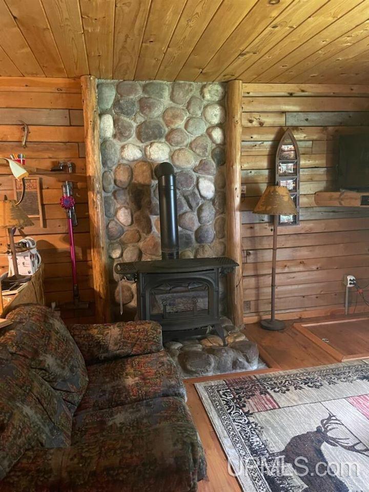 5870 East Maple Ridge Road Rock, MI 49880 - Photo 3 of 6