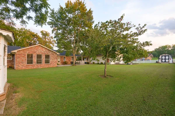 $534,900 | 204 Greenbriar Avenue, Shelbyville, TN 37160