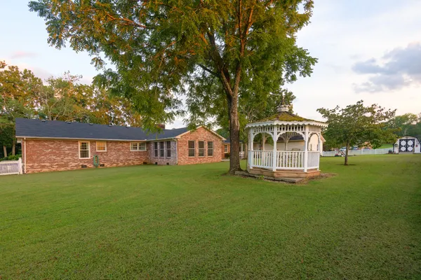 $534,900 | 204 Greenbriar Avenue, Shelbyville, TN 37160