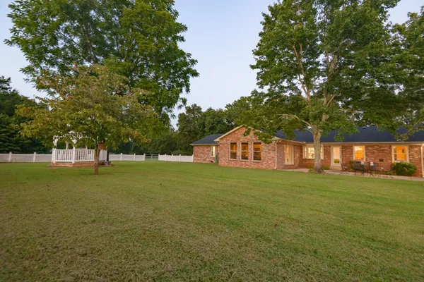 $534,900 | 204 Greenbriar Avenue, Shelbyville, TN 37160