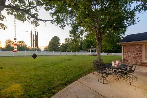 $534,900 | 204 Greenbriar Avenue, Shelbyville, TN 37160