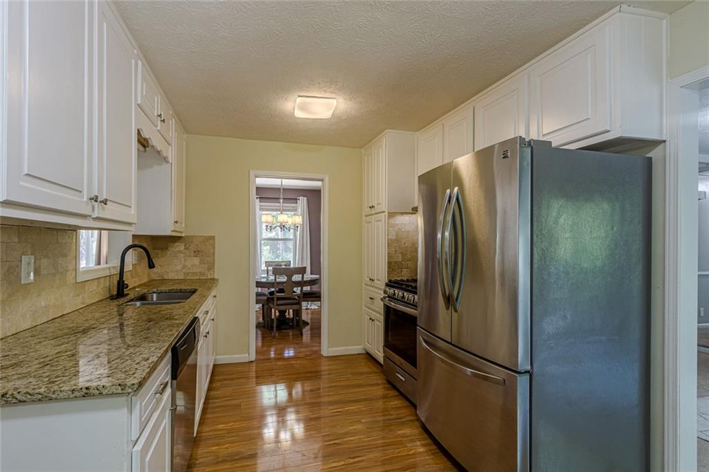 1527 Bennett Road Grayson, GA 30017 - Photo 10 of 34