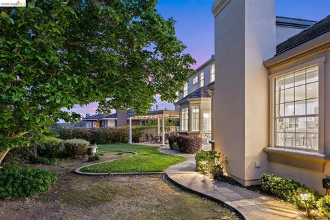 $1,175,000 | 3266 Congressional Circle, Fairfield, CA 94534