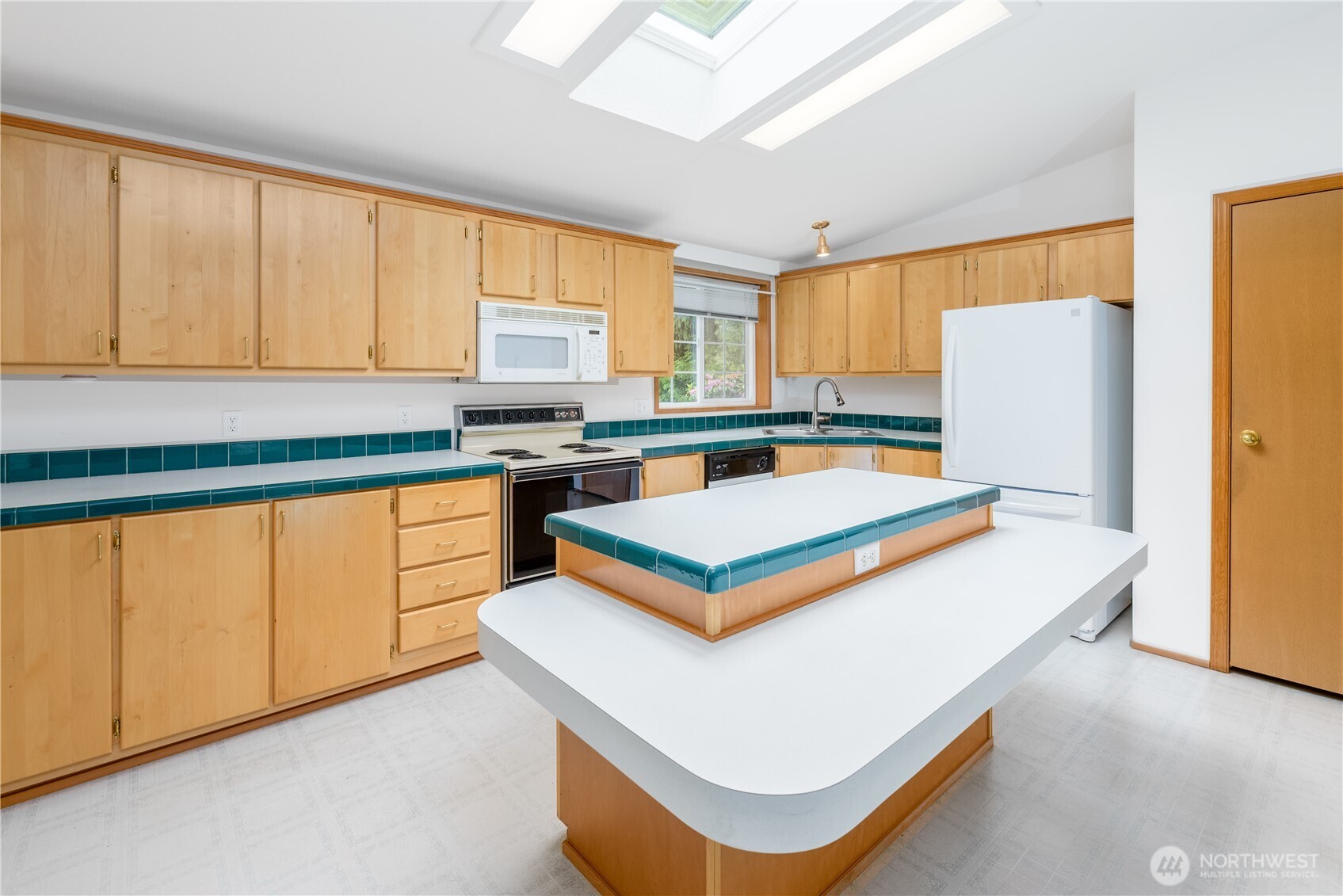 152 Berg Road Sequim, WA 98382 - Photo 10 of 40