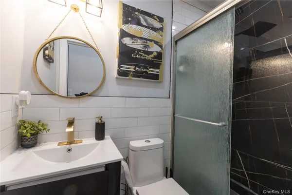 $3,900 | 48 Essex Street, Unit 1 | Highland Park