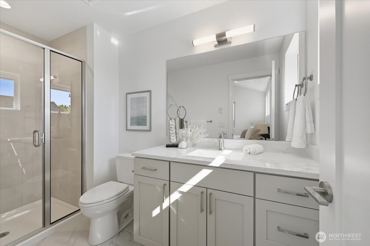 7322 11th Avenue Northeast, Unit B Seattle, WA 98115 - Photo 11 of 15