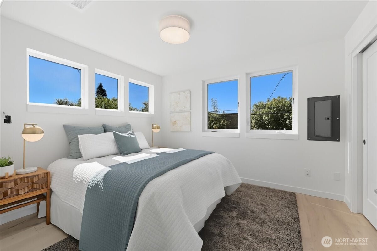 7322 11th Avenue Northeast, Unit B Seattle, WA 98115 - Photo 7 of 15