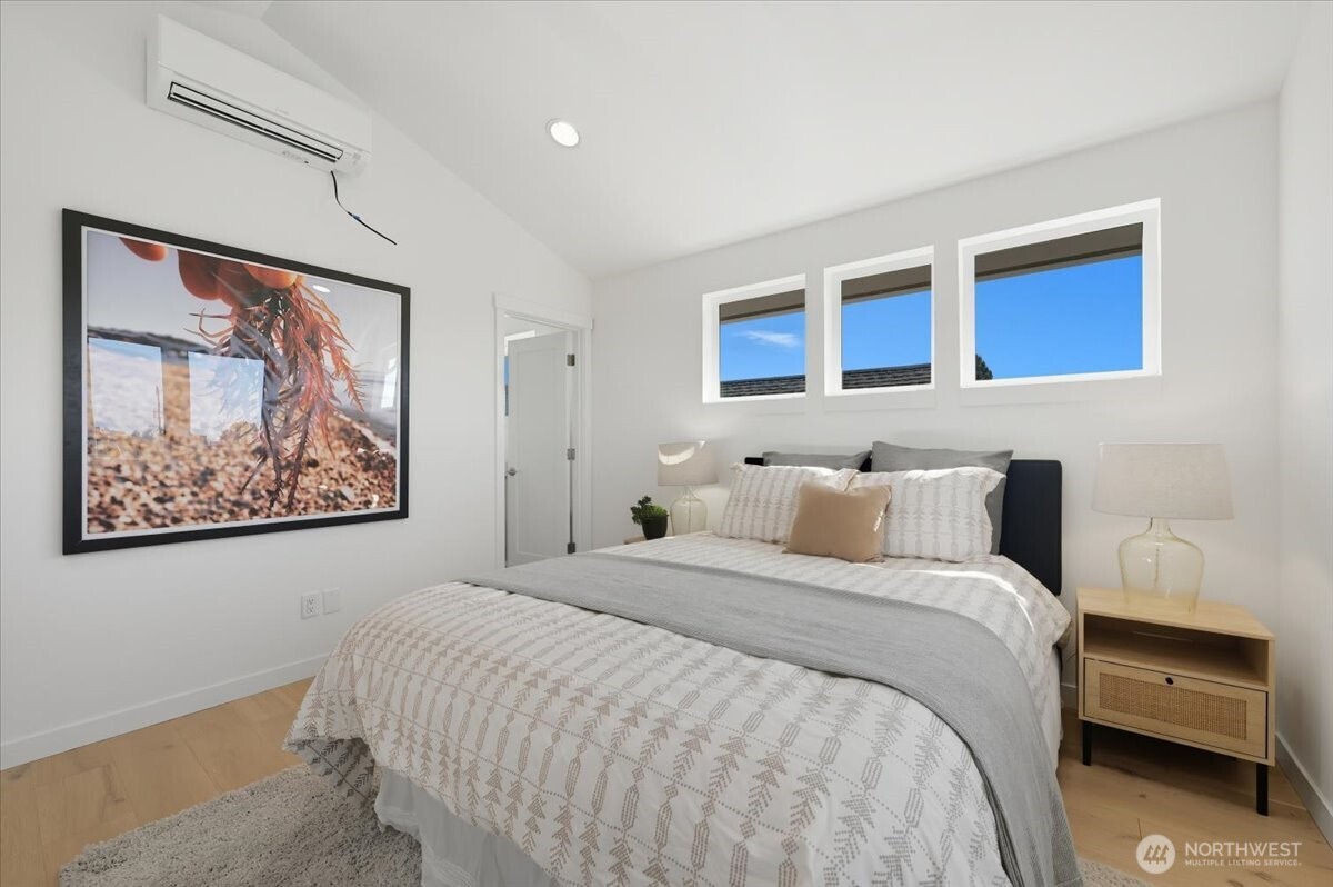 7322 11th Avenue Northeast, Unit B Seattle, WA 98115 - Photo 10 of 15