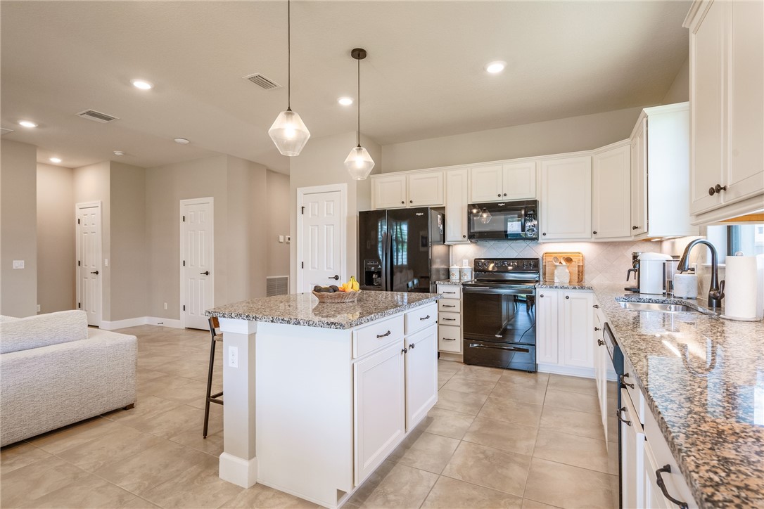 4640 Ibis Road Vero Beach, FL 32967 - Photo 8 of 36 Gallery Image 8
