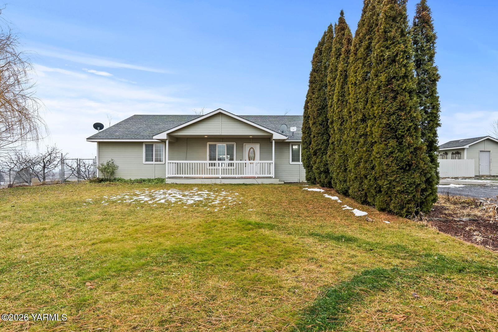2920 Cook Road Yakima, WA 98908 - Photo 1 of 33 Front