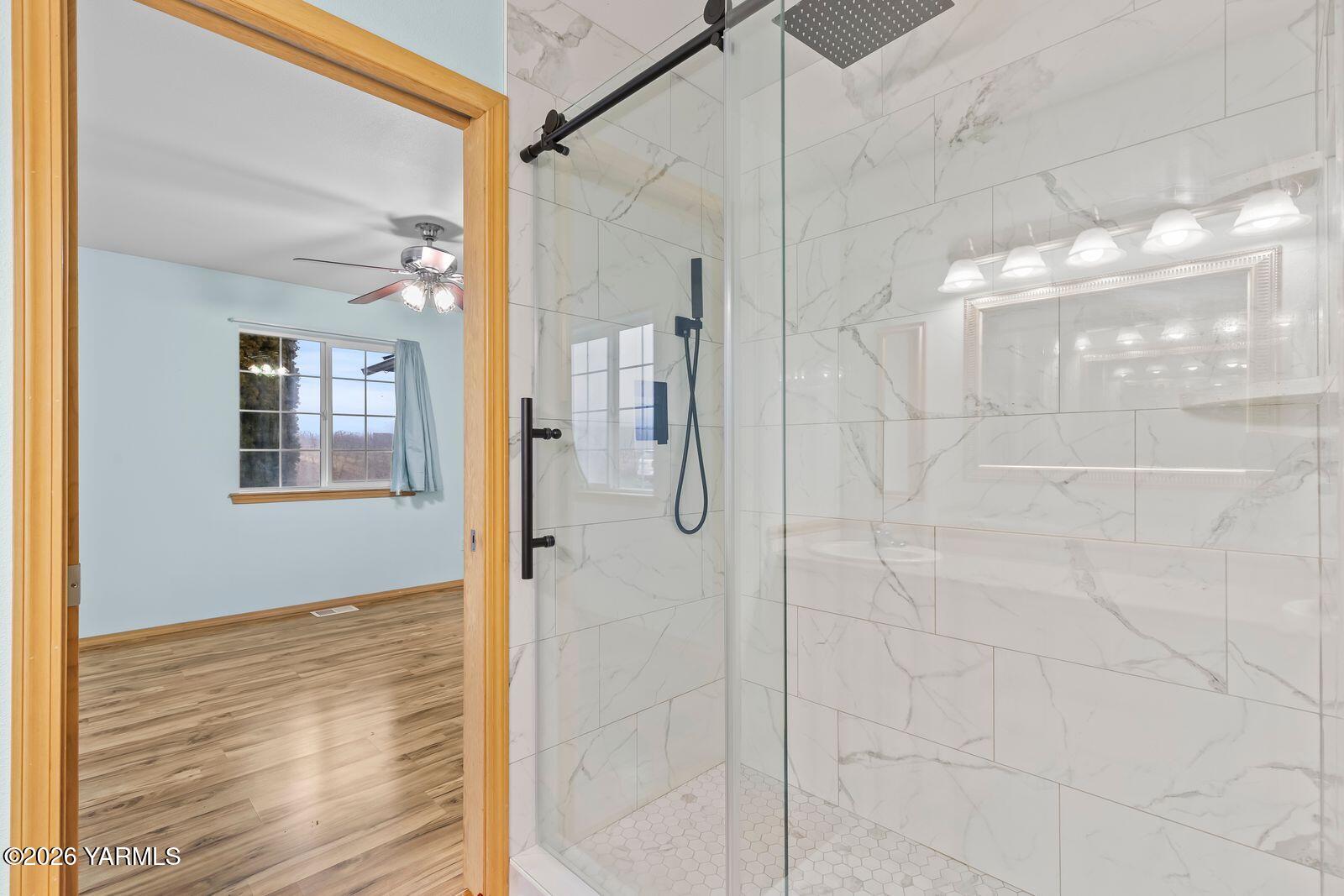 2920 Cook Road Yakima, WA 98908 - Photo 15 of 33 Primary Bath